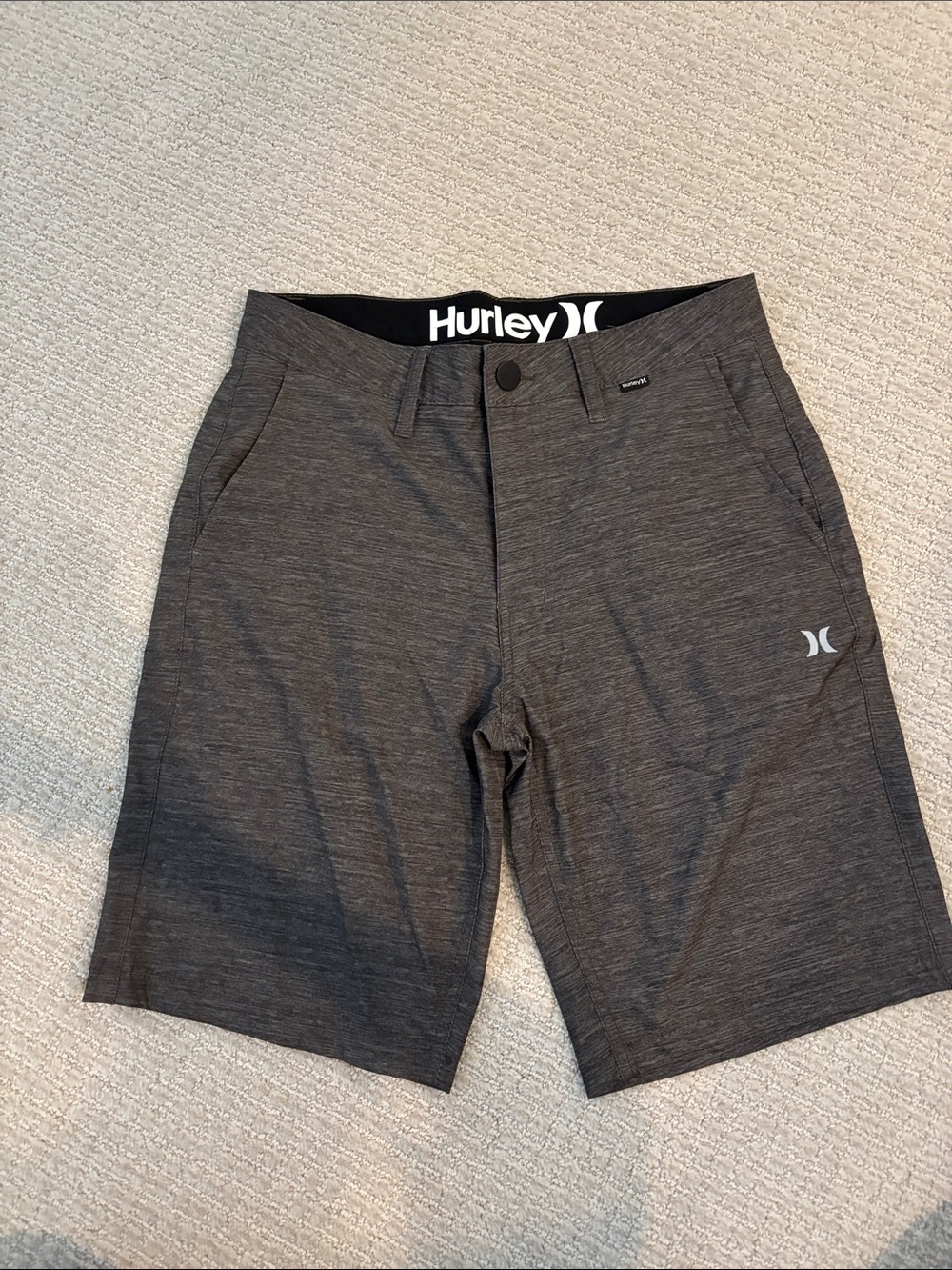 Hurley Men's Charcoal Gray Athletic Hybrid Shorts size 28